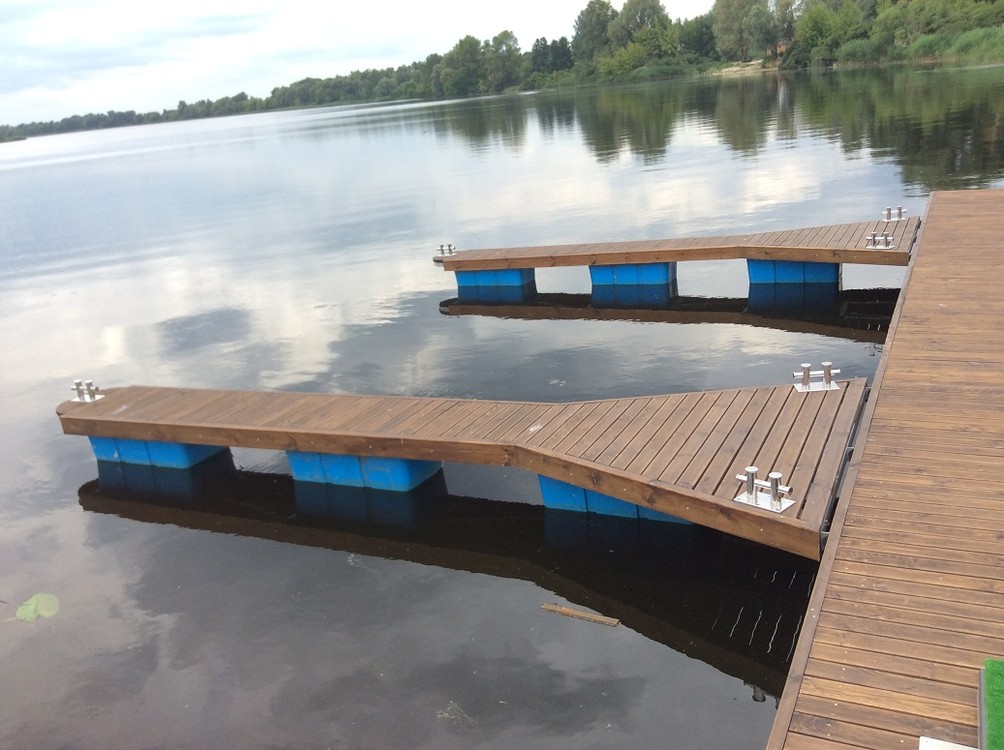 Flotteurs d’eau, ponts flottants