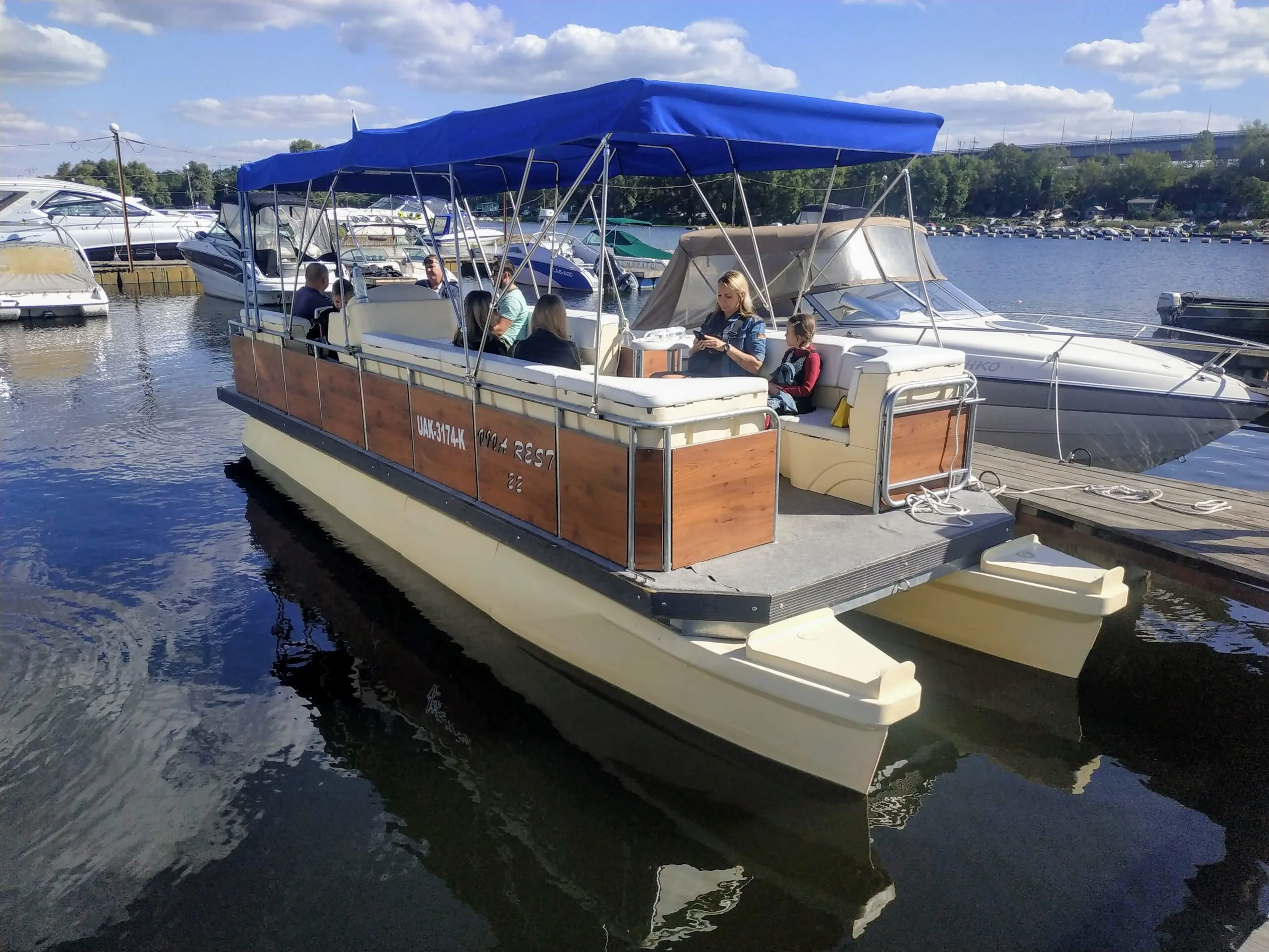 what are pontoon boats?